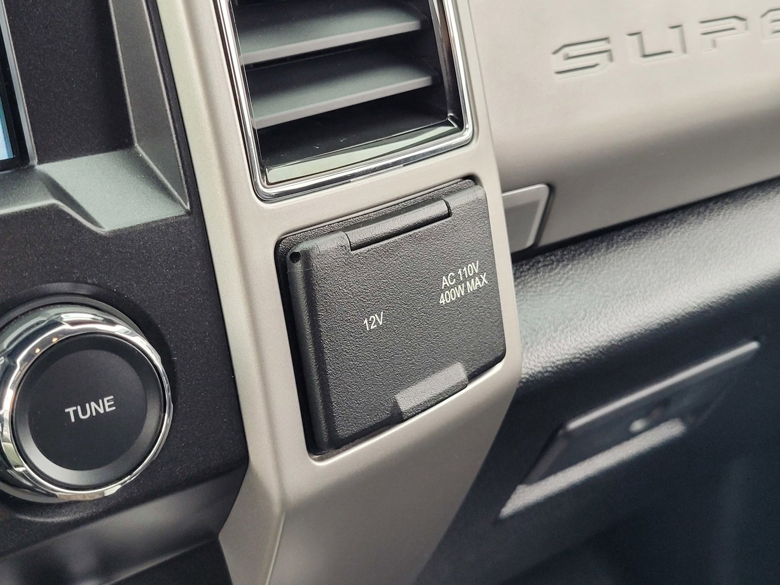 Used 2019 Ford F250 Lariat w/ Lariat Value Package image 24