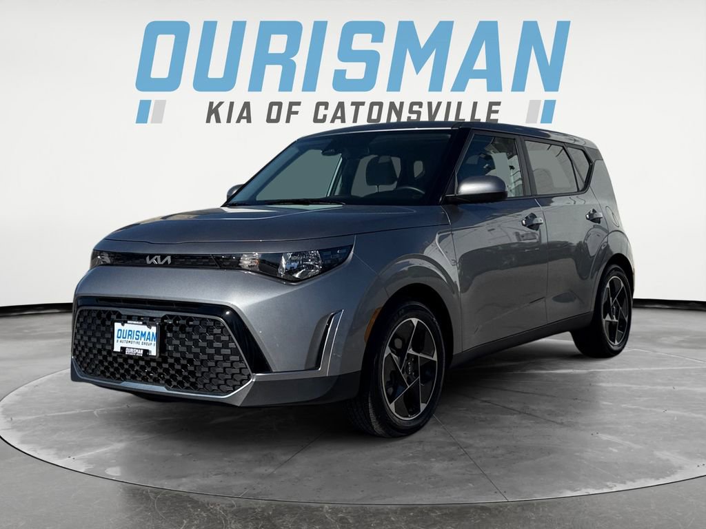Used 2025 Kia Soul EX image 2