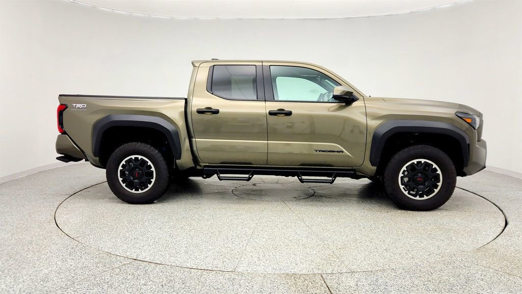 Used 2024 Toyota Tacoma TRD Off-Road w/ TRD Off Road Upgrade Package image 4
