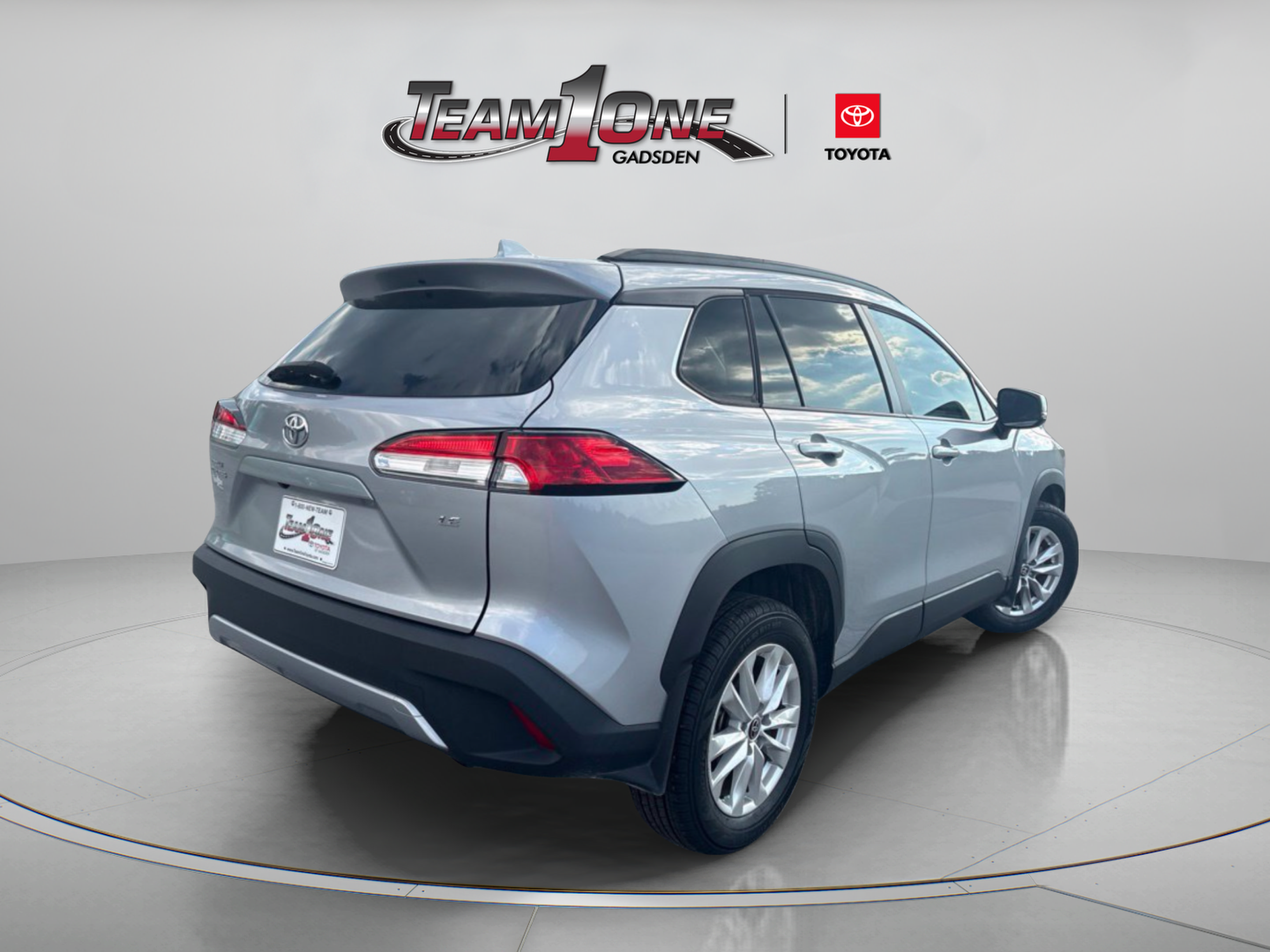 Used 2024 Toyota Corolla Cross LE FWD image 7