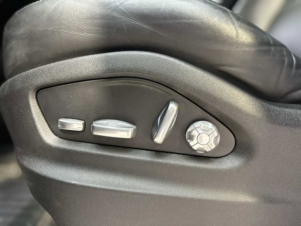 Used 2021 Porsche Cayenne image 12