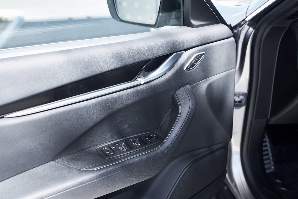 Used 2022 Maserati Levante Modena image 19