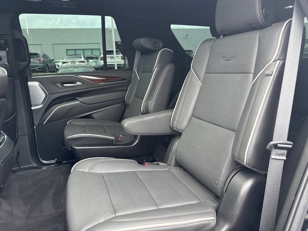 Certified 2024 Cadillac Escalade Premium Luxury w/ Performance Package AWD/4WD image 31