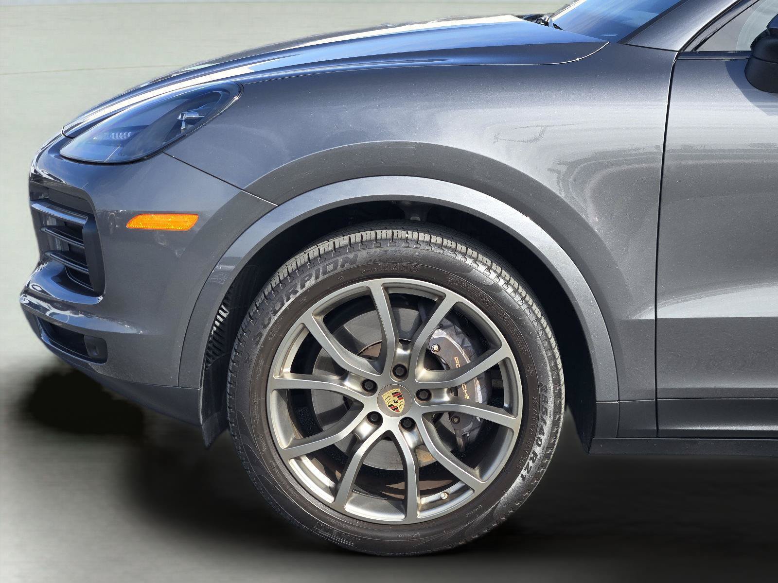 Used 2022 Porsche Cayenne Platinum Edition AWD/4WD image 9