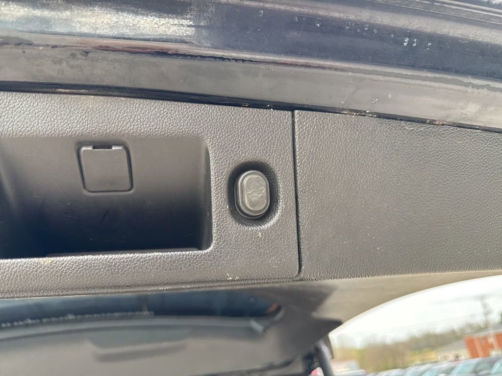 Used 2016 GMC Yukon SLT image 46