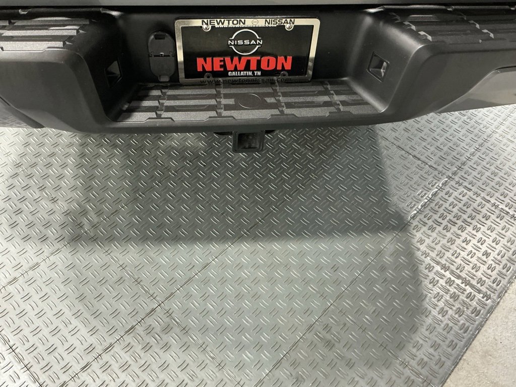 Used 2024 Nissan Frontier SL image 8