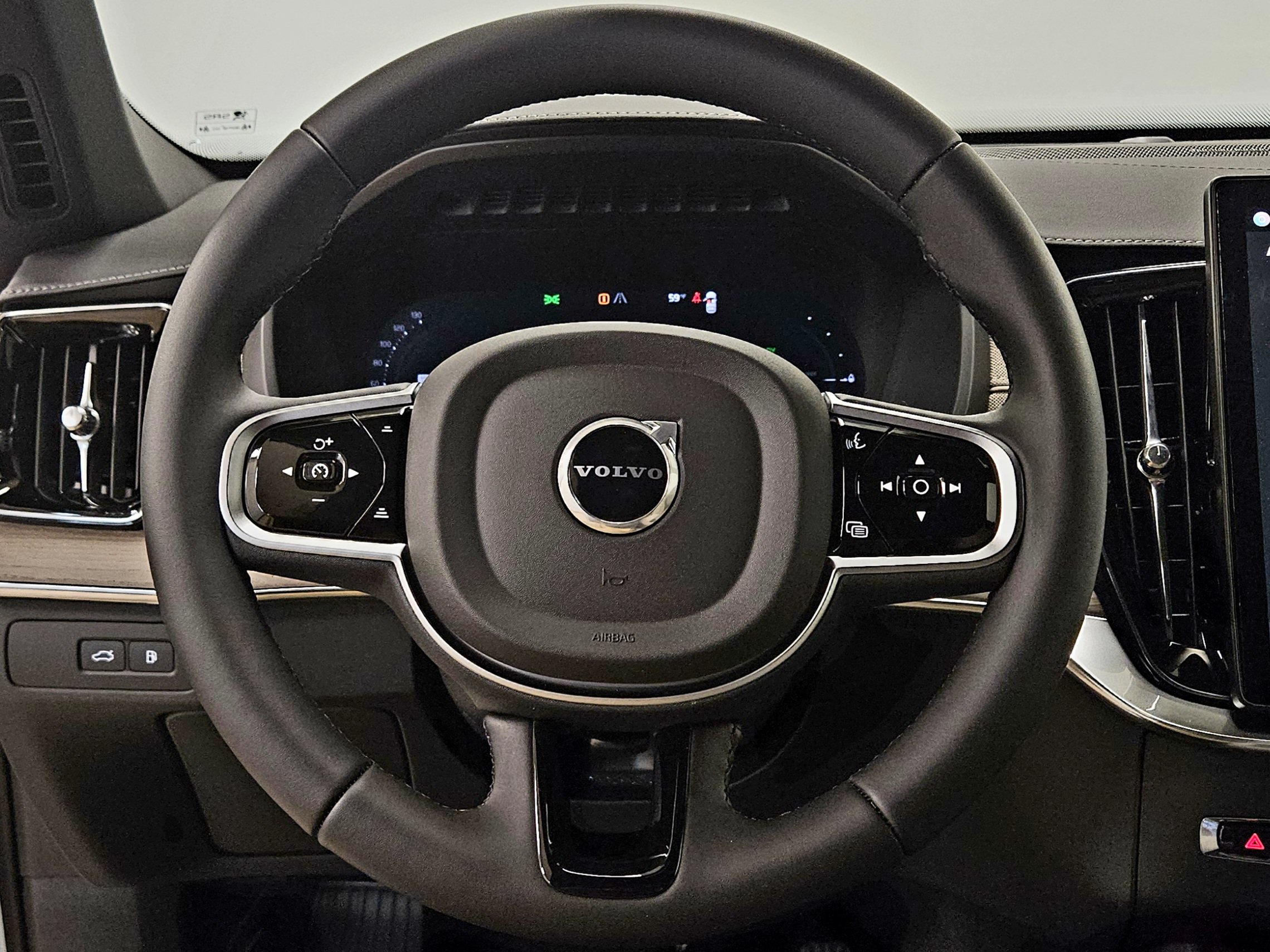 New 2026 Volvo XC90 T8 Plus w/ Protection Package Premier AWD/4WD image 41