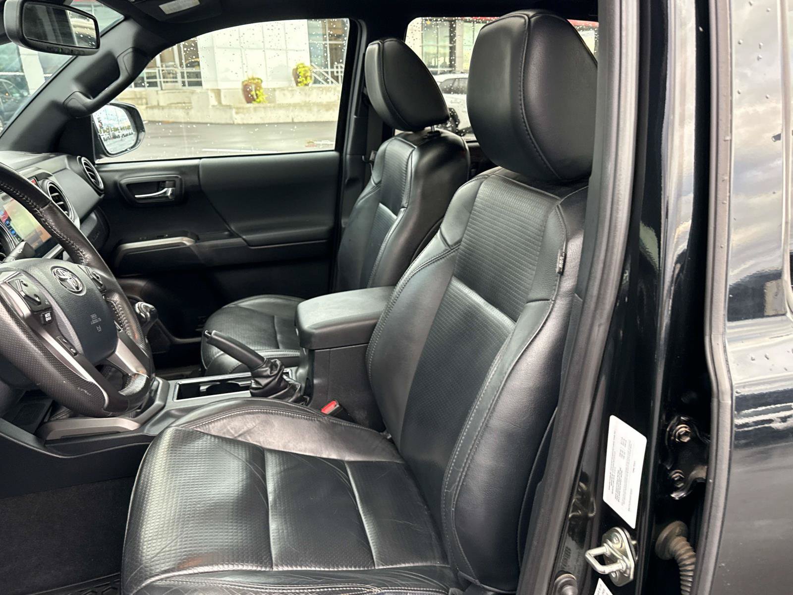 Used 2019 Toyota Tacoma TRD Sport AWD/4WD image 12