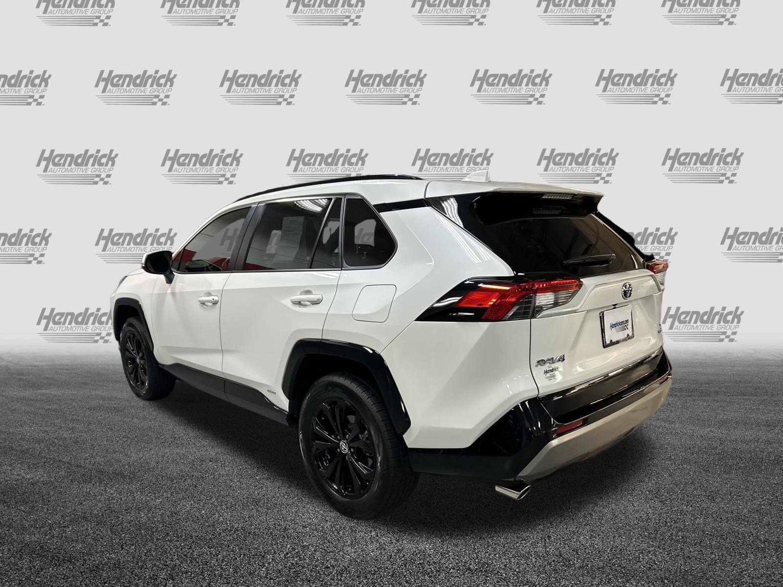 Used 2022 Toyota RAV4 SE AWD/4WD image 8