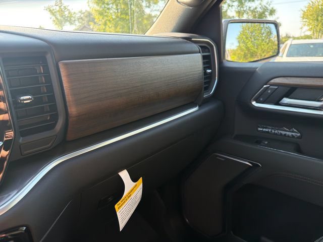 New 2026 Chevrolet Silverado 1500 High Country w/ Technology Package AWD/4WD image 32
