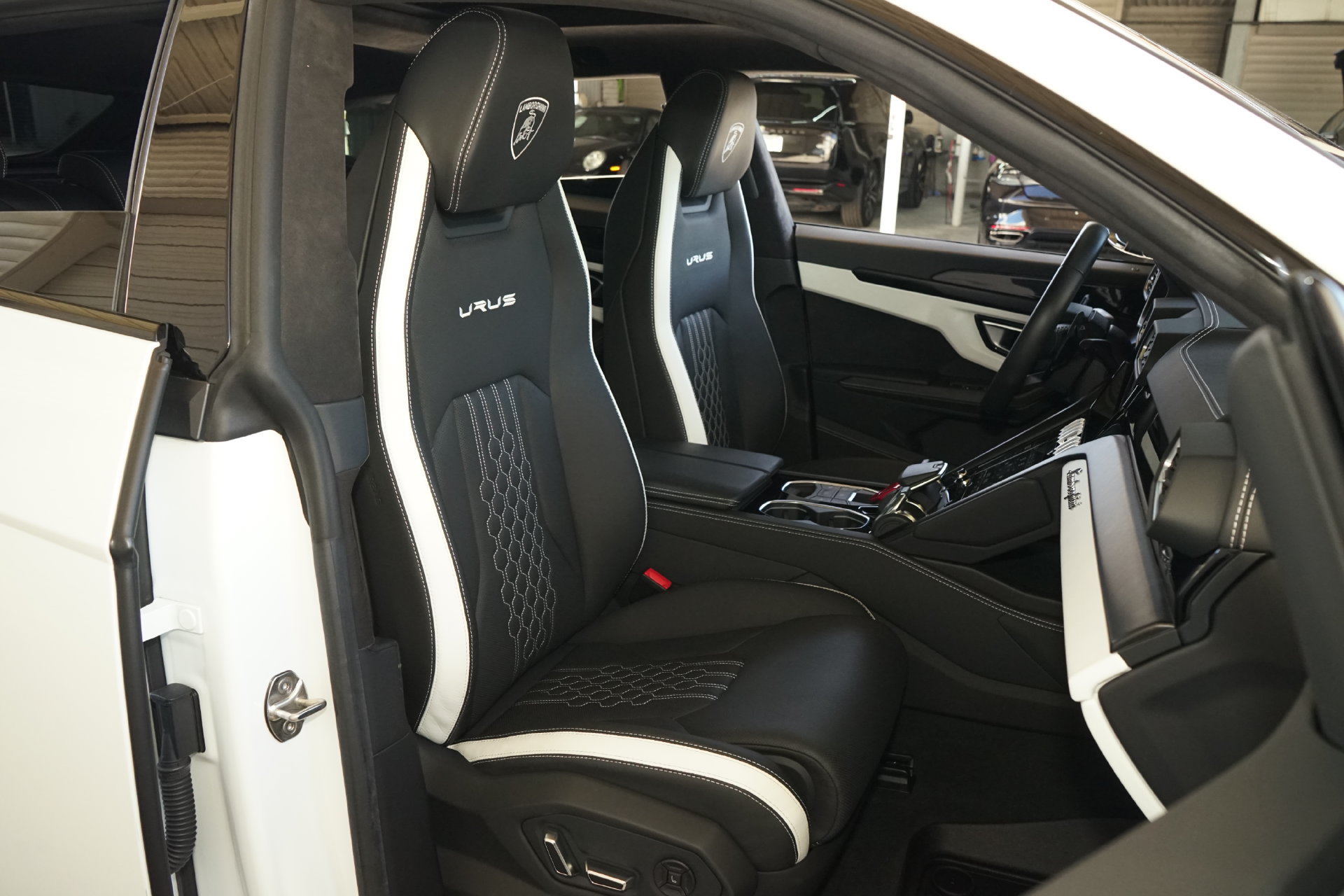 Used 2023 Lamborghini Urus S AWD/4WD image 9