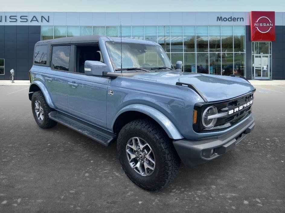 Used 2025 Ford Bronco Outer Banks AWD/4WD image 3