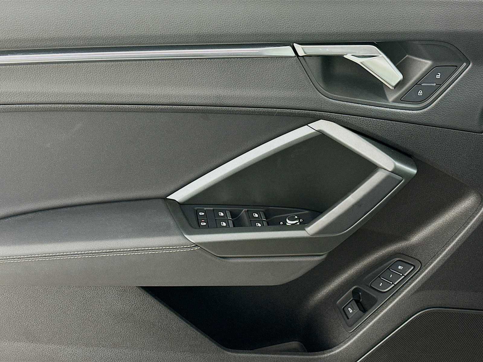 Certified 2024 Audi Q3 2.0T Premium Plus w/ Premium Plus Package AWD/4WD image 17