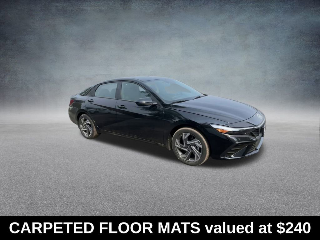 Used 2025 Hyundai Elantra Sport image 2