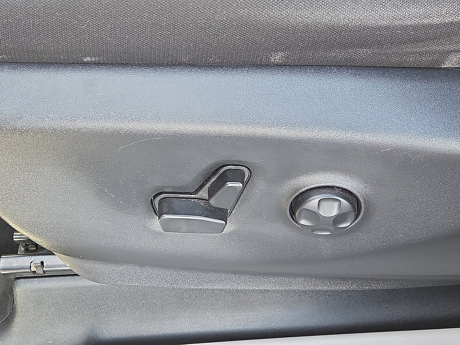 Used 2024 Chrysler Voyager LX image 12