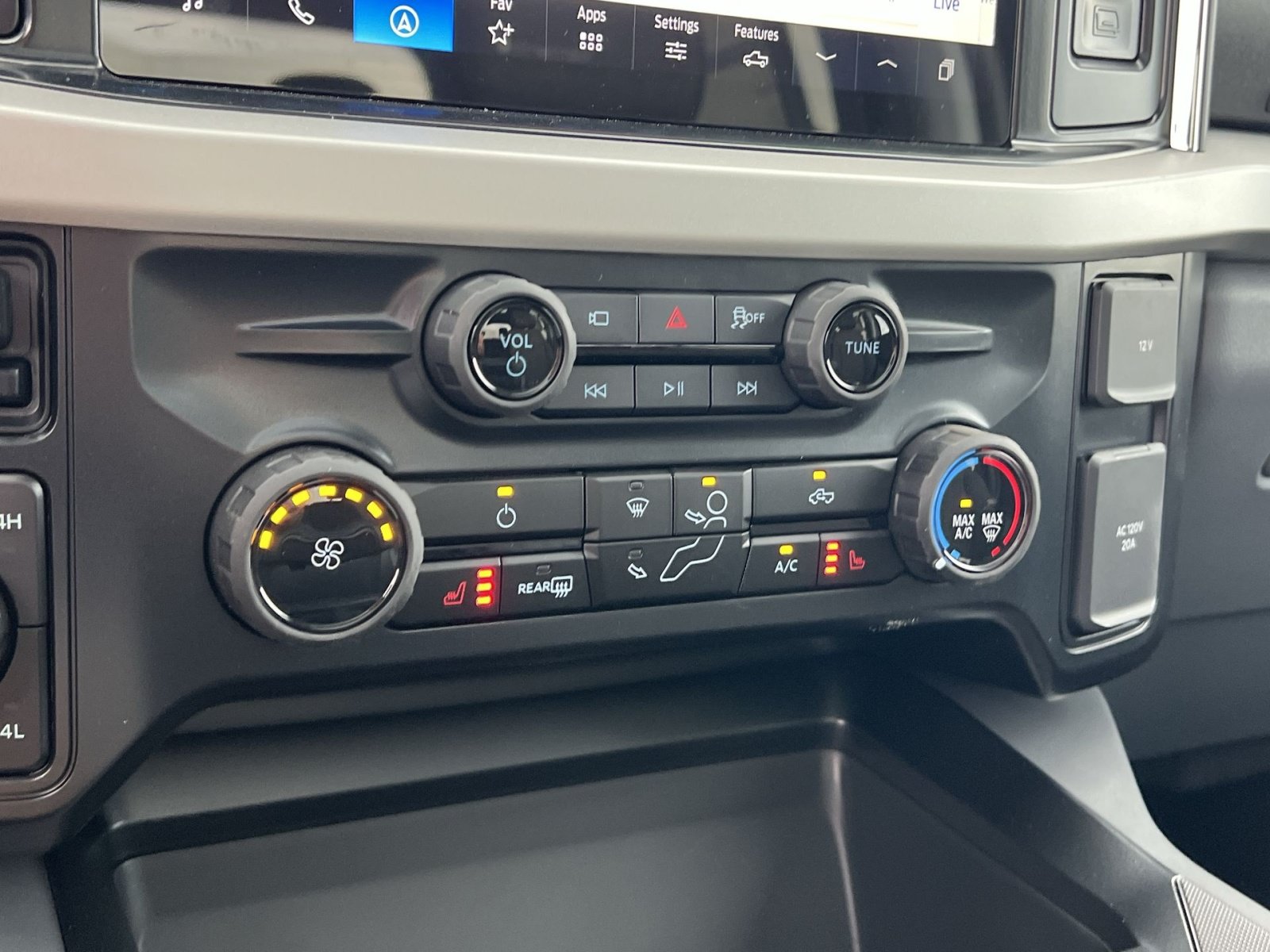 New 2027 Ford F250 XLT w/ XLT Premium Package AWD/4WD image 21