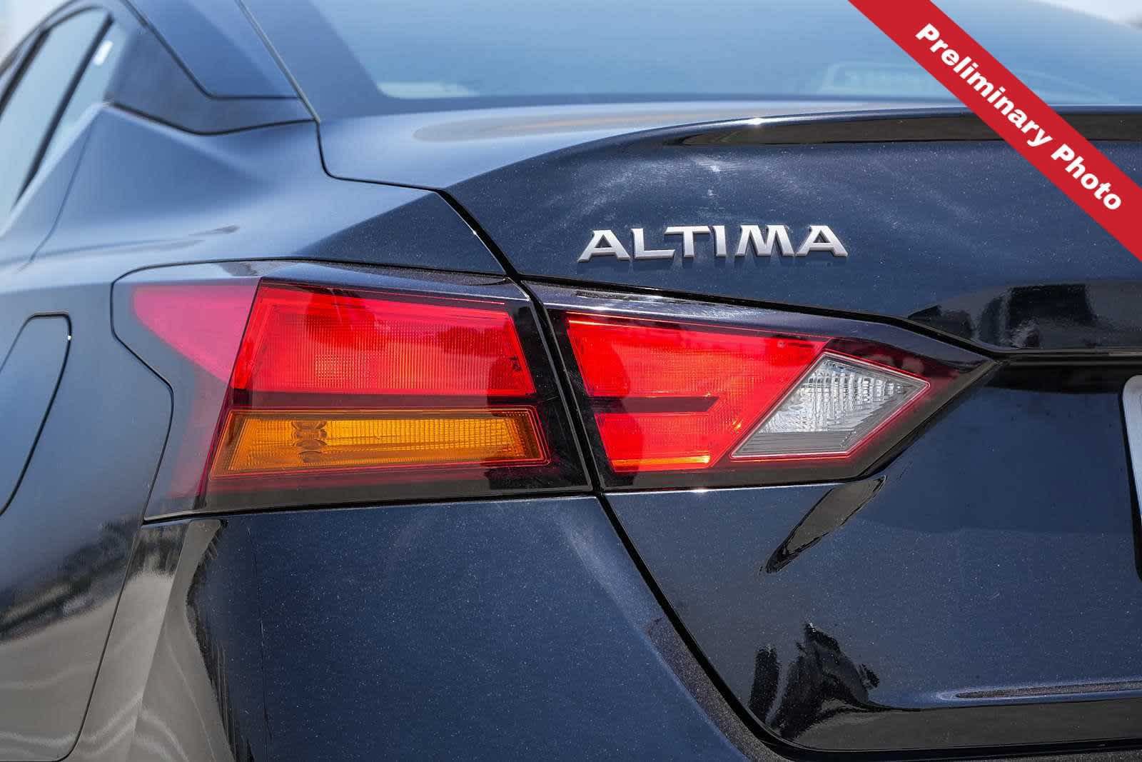 Used 2025 Nissan Altima 2.5 SV FWD image 9