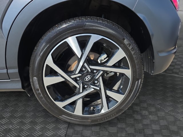Used 2023 Hyundai Kona Limited FWD image 38