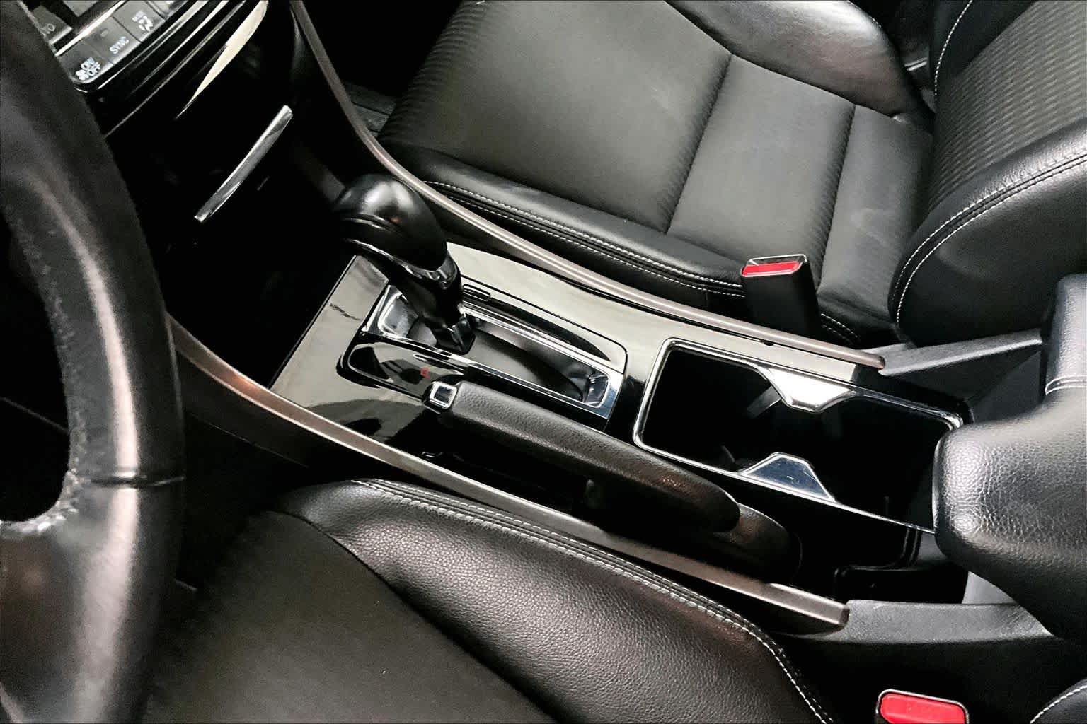 Used 2017 Honda Accord Sport image 15
