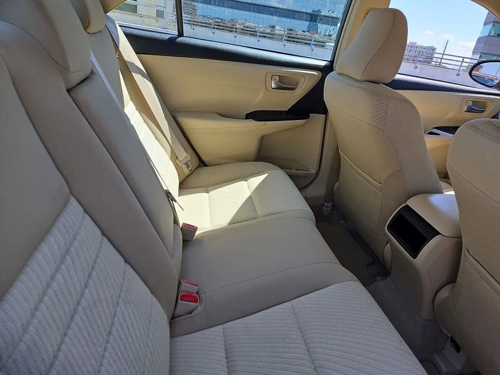Used 2017 Toyota Camry LE image 9