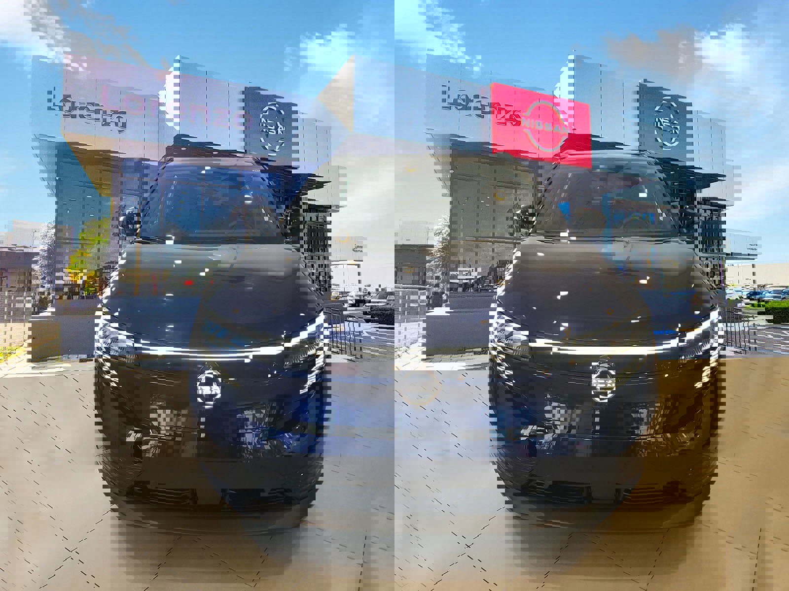 New 2026 Nissan Leaf Platinum+ w/ Cargo Package (Platinum+) image 2