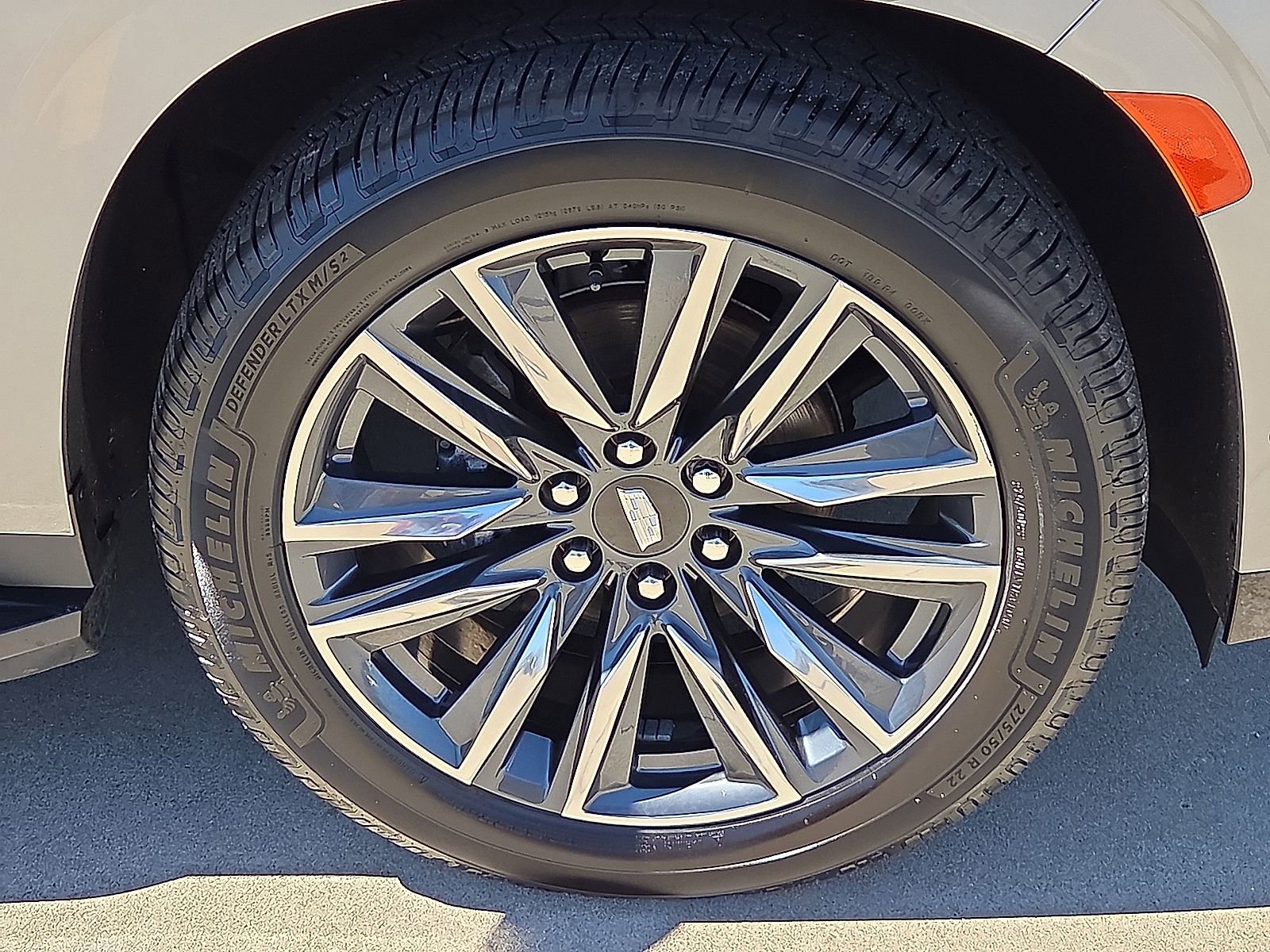 Used 2023 Cadillac Escalade ESV Sport Platinum image 7