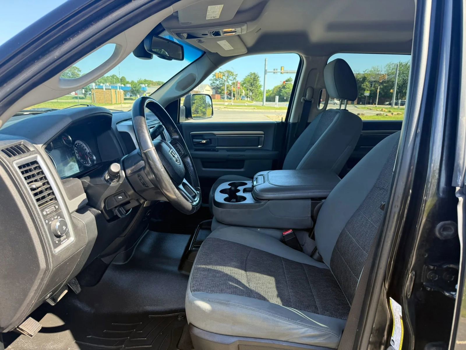 Used 2017 RAM 2500 Big Horn w/ Sport Appearance Group AWD/4WD image 10