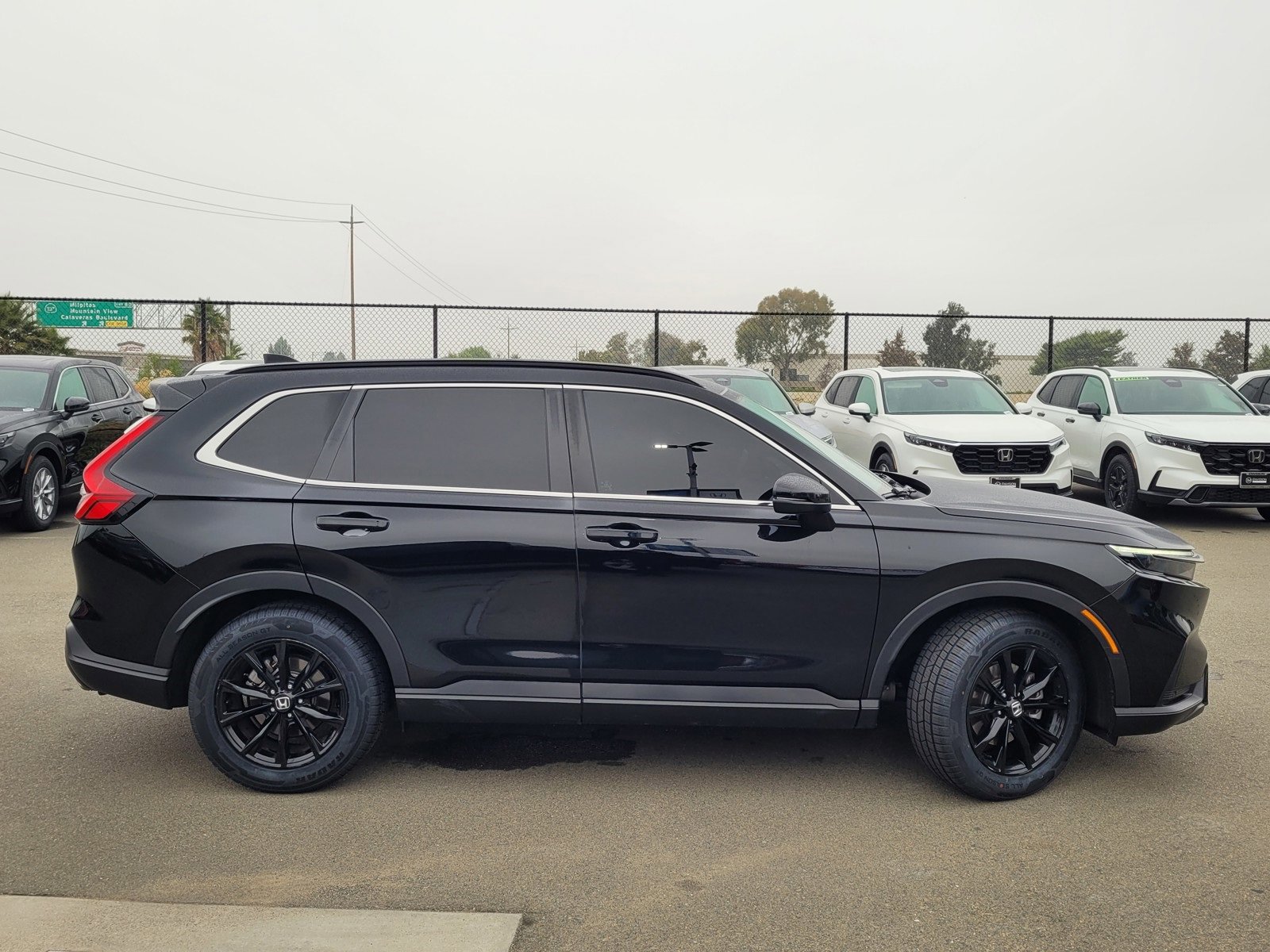 Used 2025 Honda CR-V Sport-L image 4