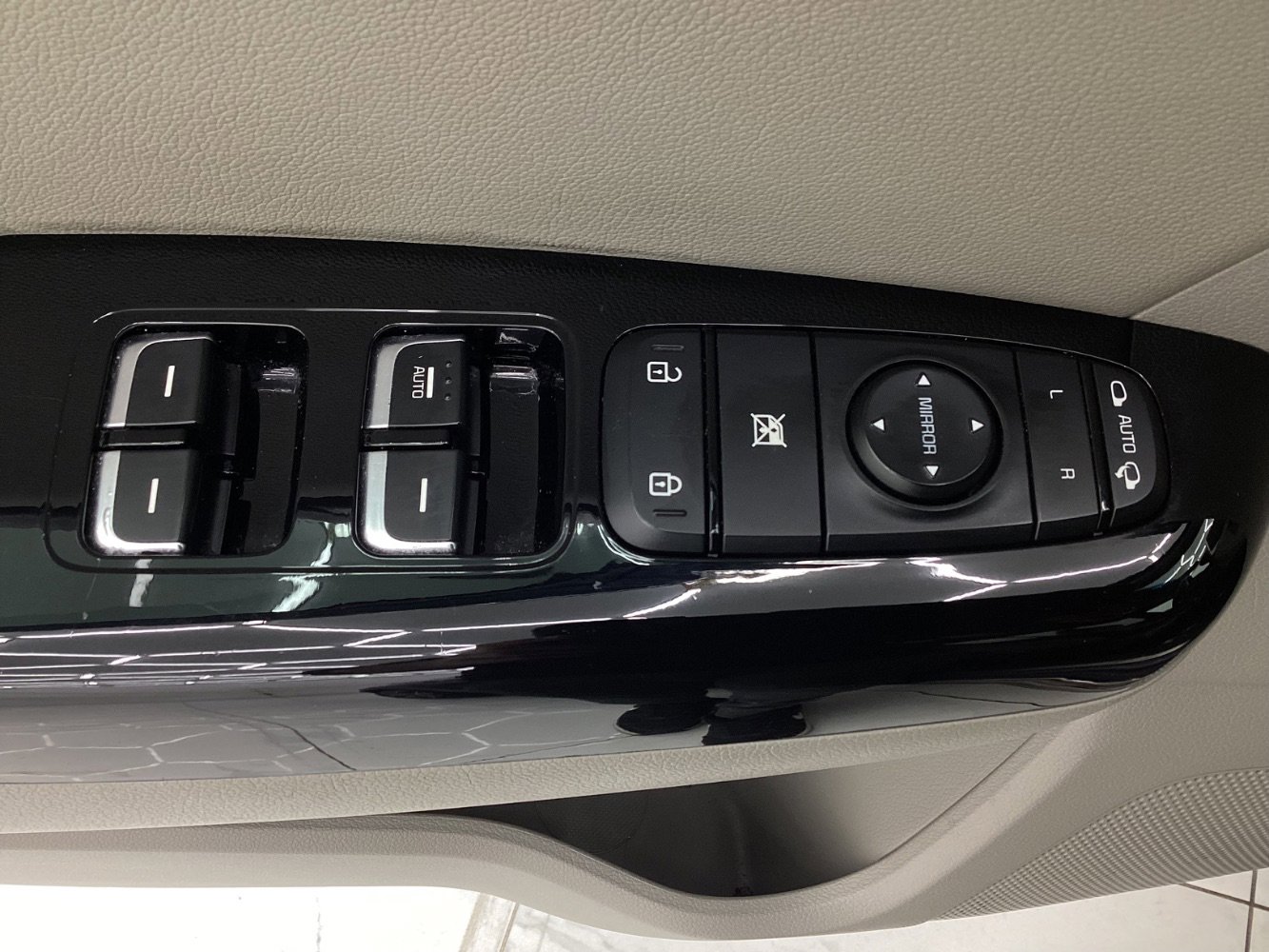 Used 2020 Kia Sportage SX image 37