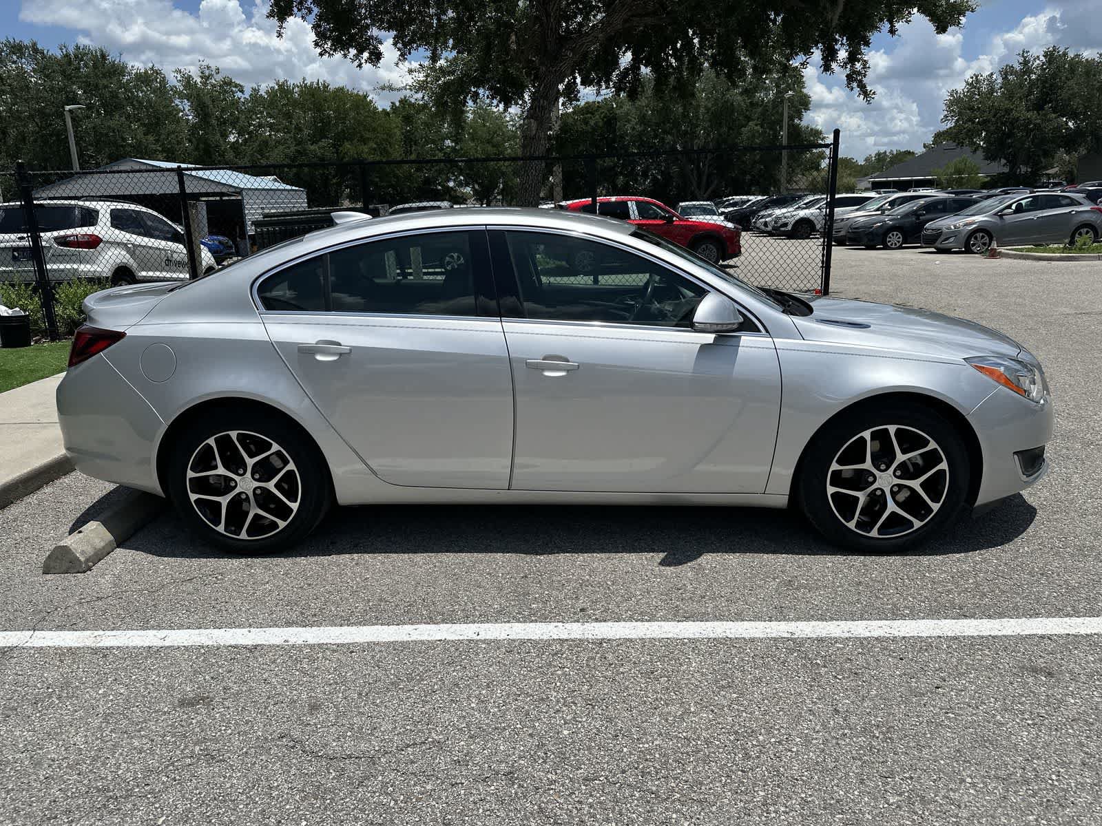 Used 2017 Buick Regal Sport Touring FWD image 10