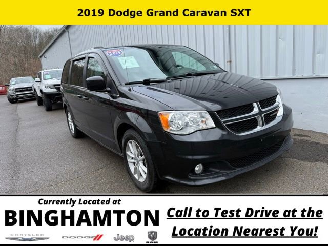 Used 2019 Dodge Grand Caravan SXT image 2