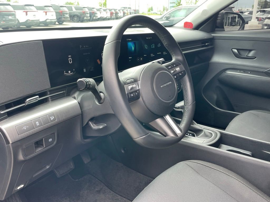 Used 2025 Hyundai Kona SEL FWD image 9