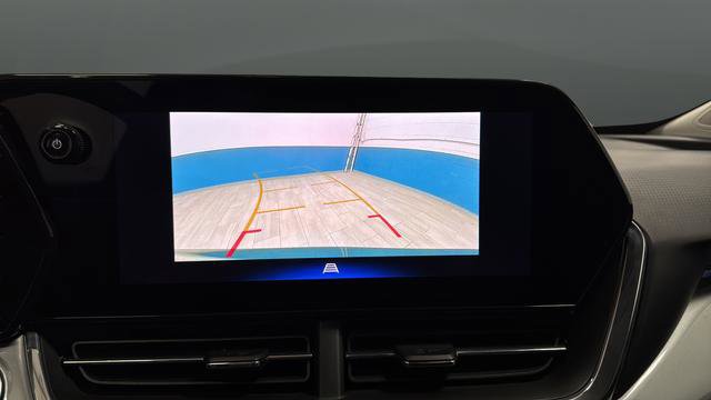 Used 2025 Chevrolet Trax LT FWD image 13