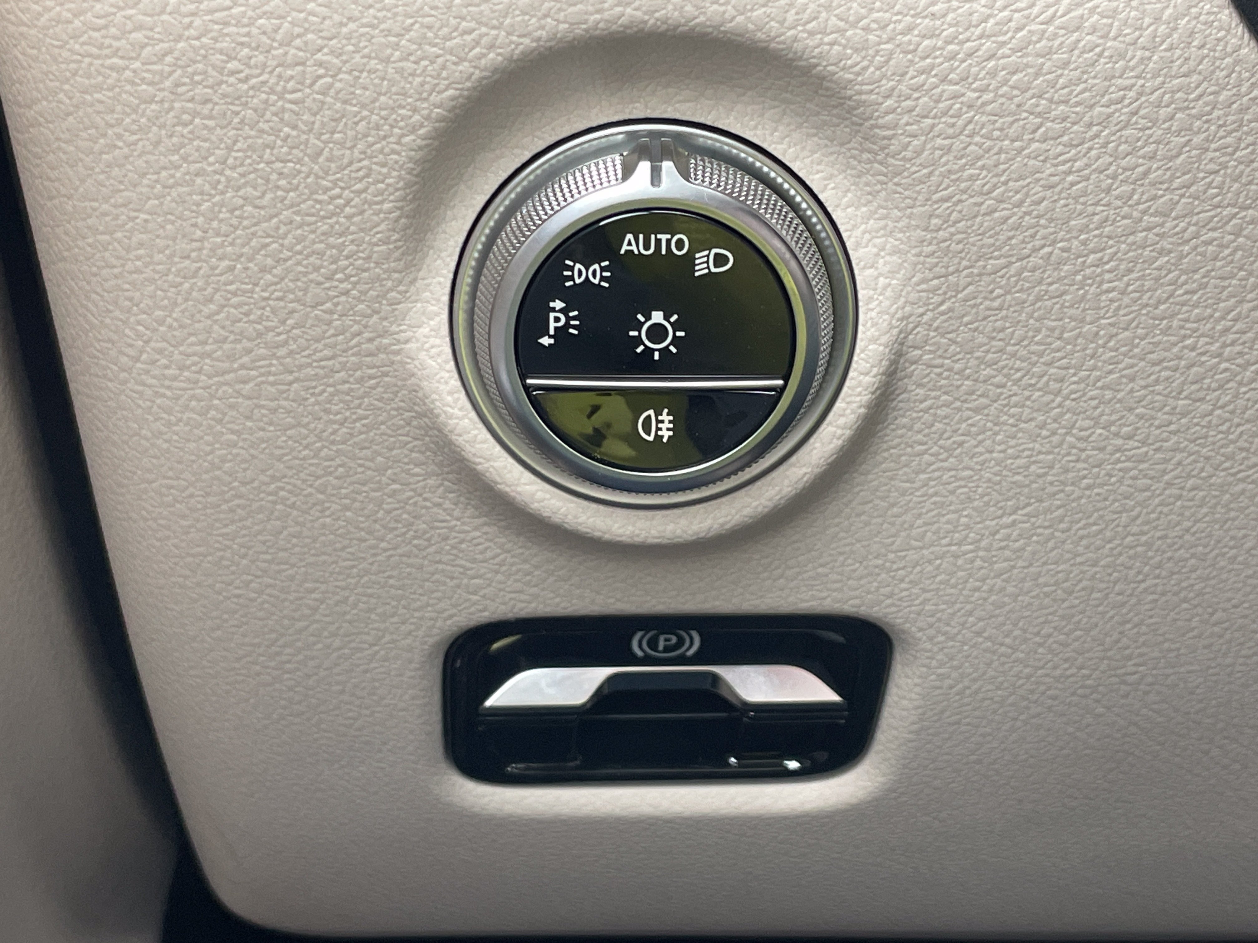 New 2026 Mercedes-Benz C 300 4MATIC Sedan image 23