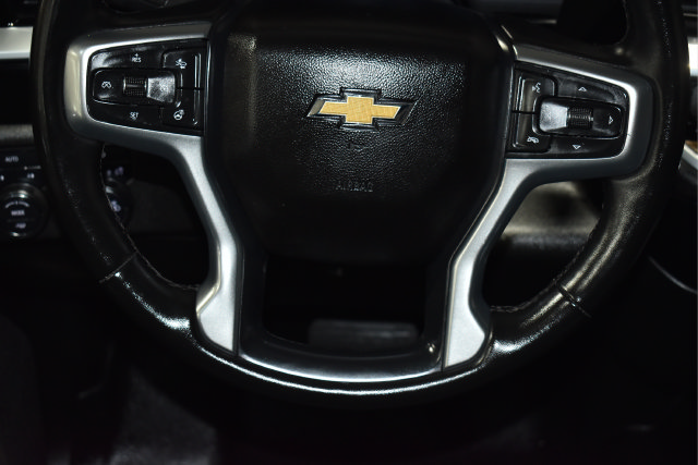 Used 2023 Chevrolet Silverado 1500 LT AWD/4WD image 23
