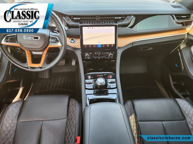 Used 2024 Jeep Grand Cherokee Summit AWD/4WD image 2