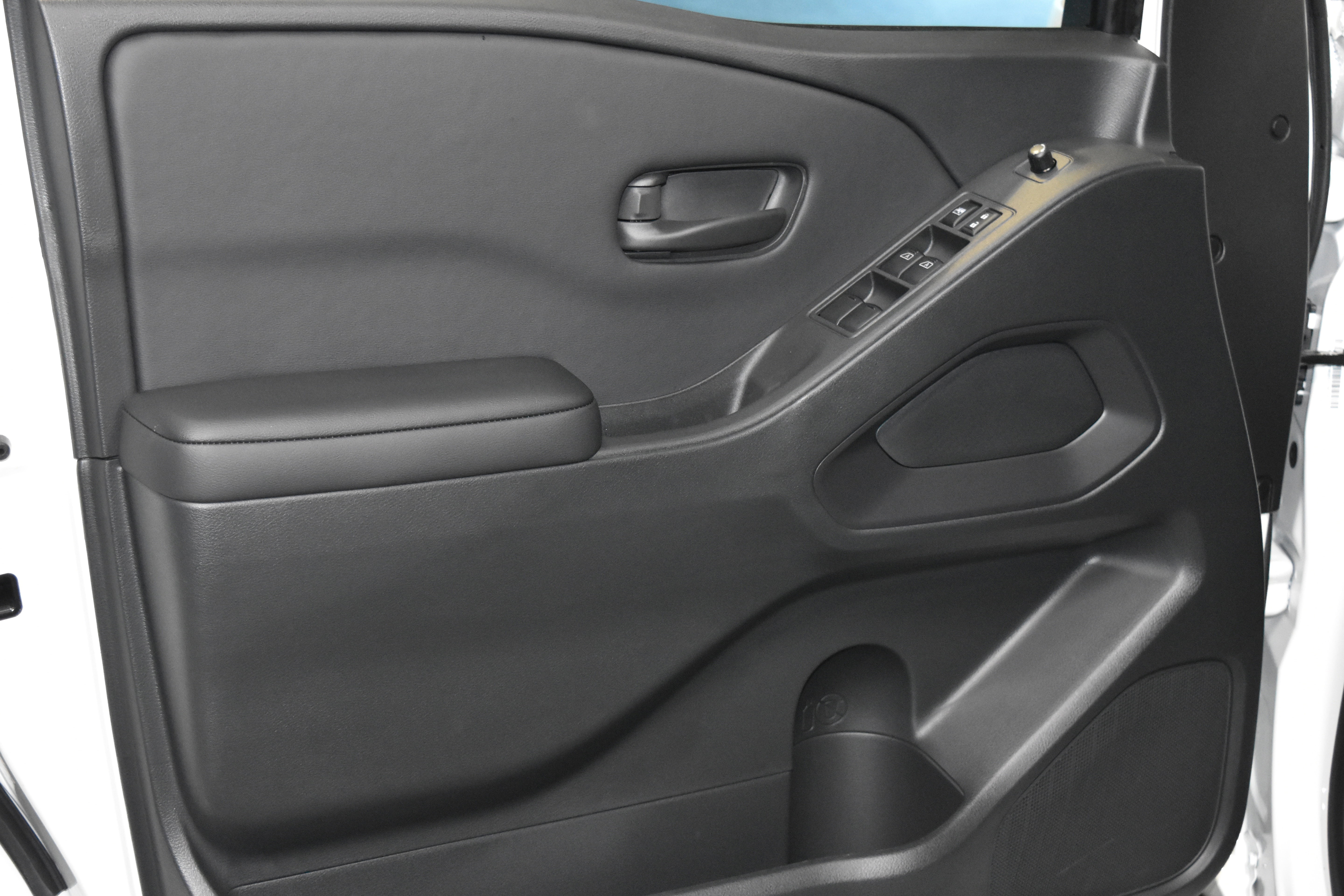 New 2026 Nissan Frontier SV w/ Tow Package image 3