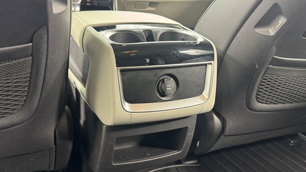 Used 2024 Kia Carnival EX FWD image 37