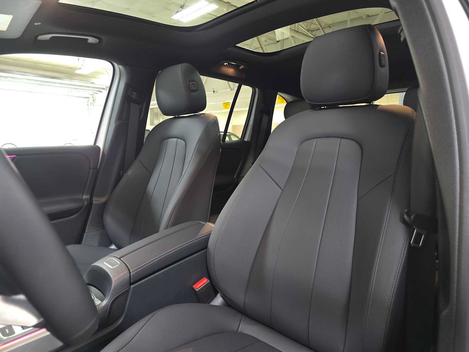 Used 2026 Mercedes-Benz GLB 250 4MATIC image 21