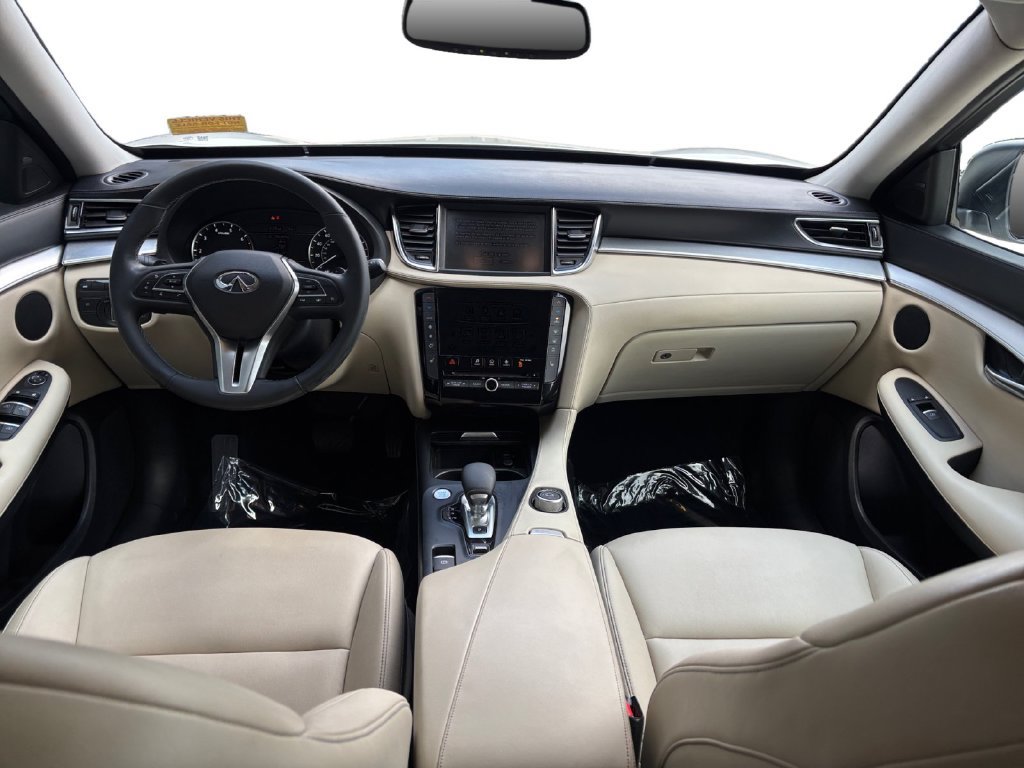 Used 2019 INFINITI QX50 Luxe w/ Navigation Package FWD image 11