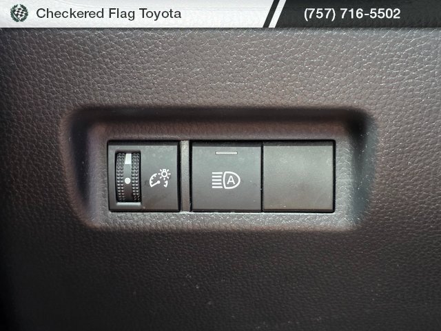 Used 2022 Toyota RAV4 XLE image 11