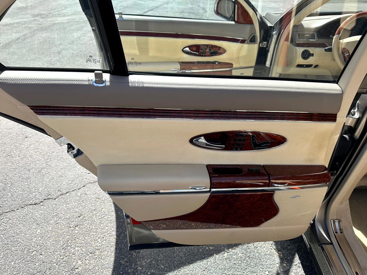 Used 2004 Maybach 57 image 28