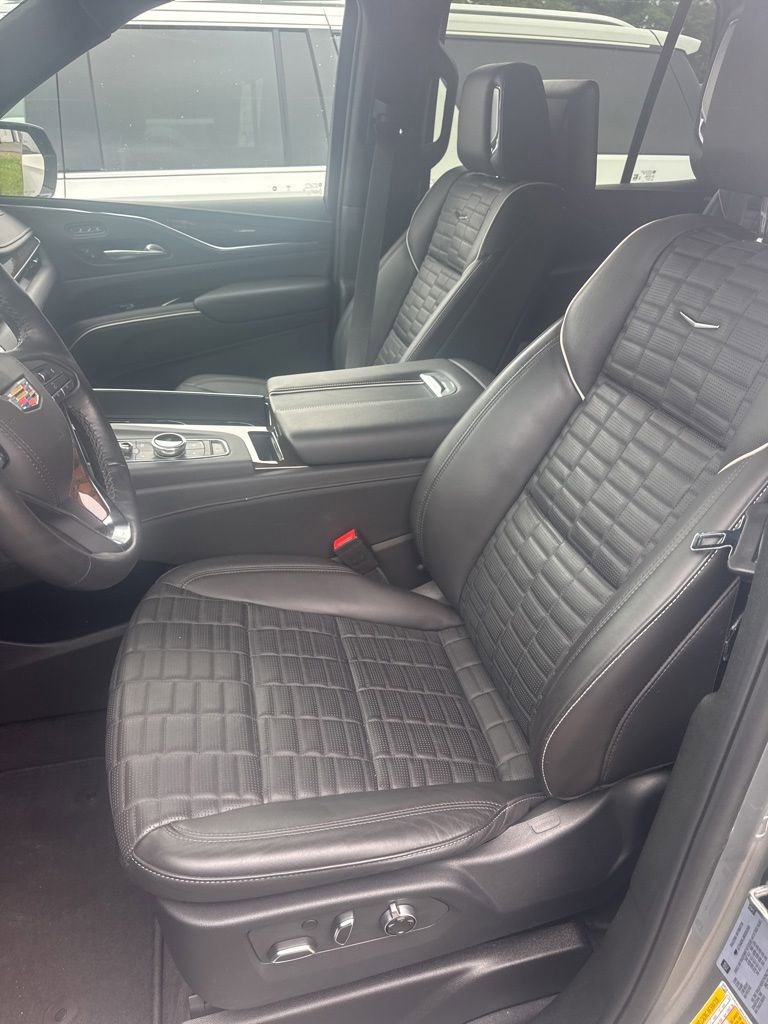 Used 2024 Cadillac Escalade Premium Luxury Platinum AWD/4WD image 20