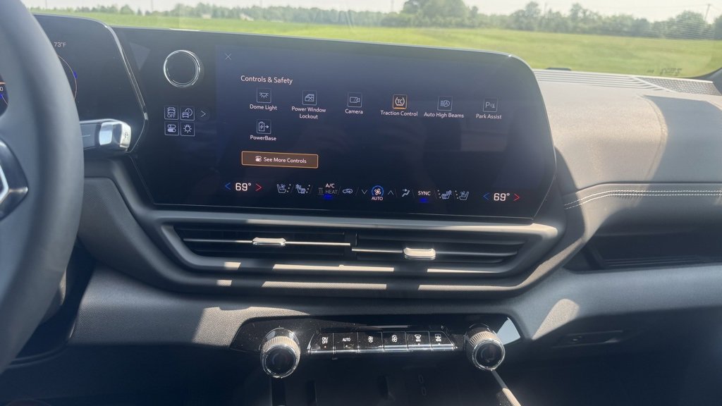 New 2025 Chevrolet Silverado EV LT image 25