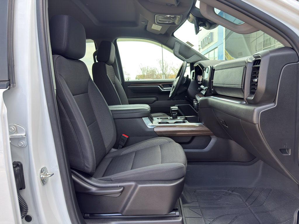 Used 2025 Chevrolet Silverado 1500 RST w/ Redline Edition AWD/4WD image 46