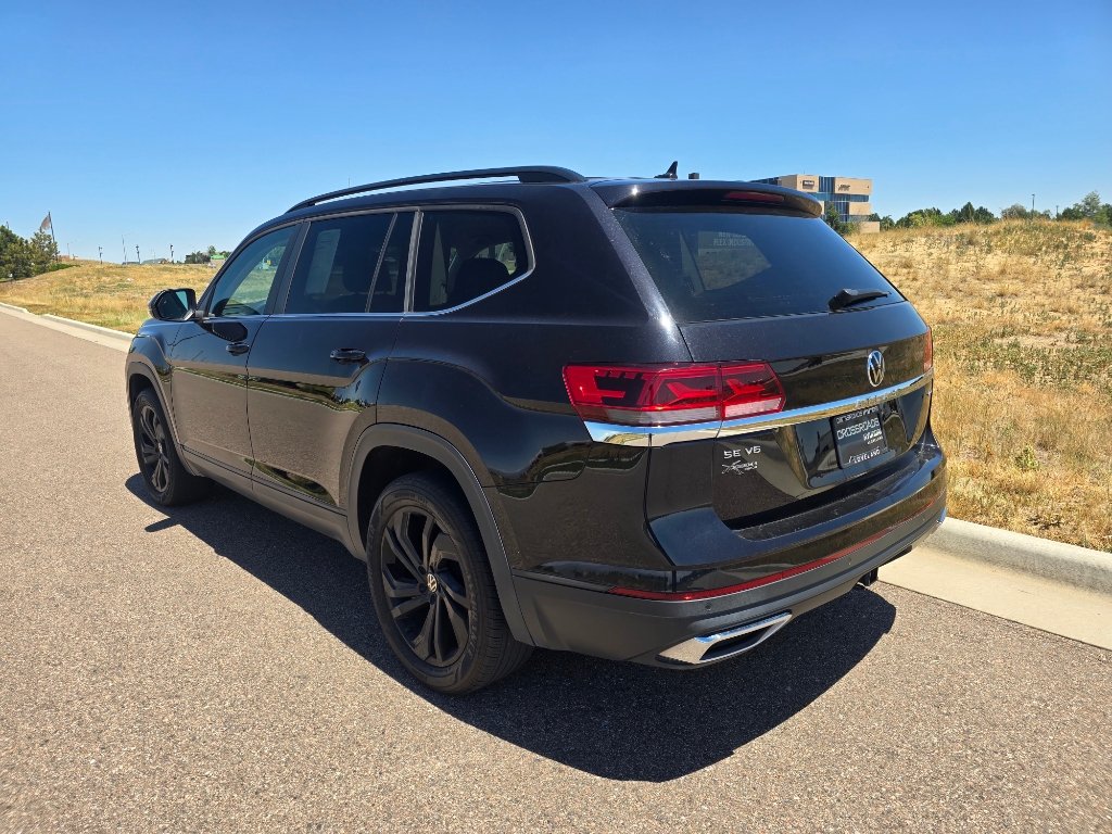 Used 2023 Volkswagen Atlas SE w/ Black Wheel Package AWD/4WD image 3