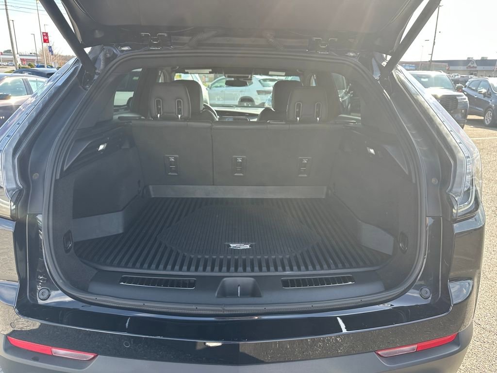 Used 2023 Cadillac XT4 Sport image 13