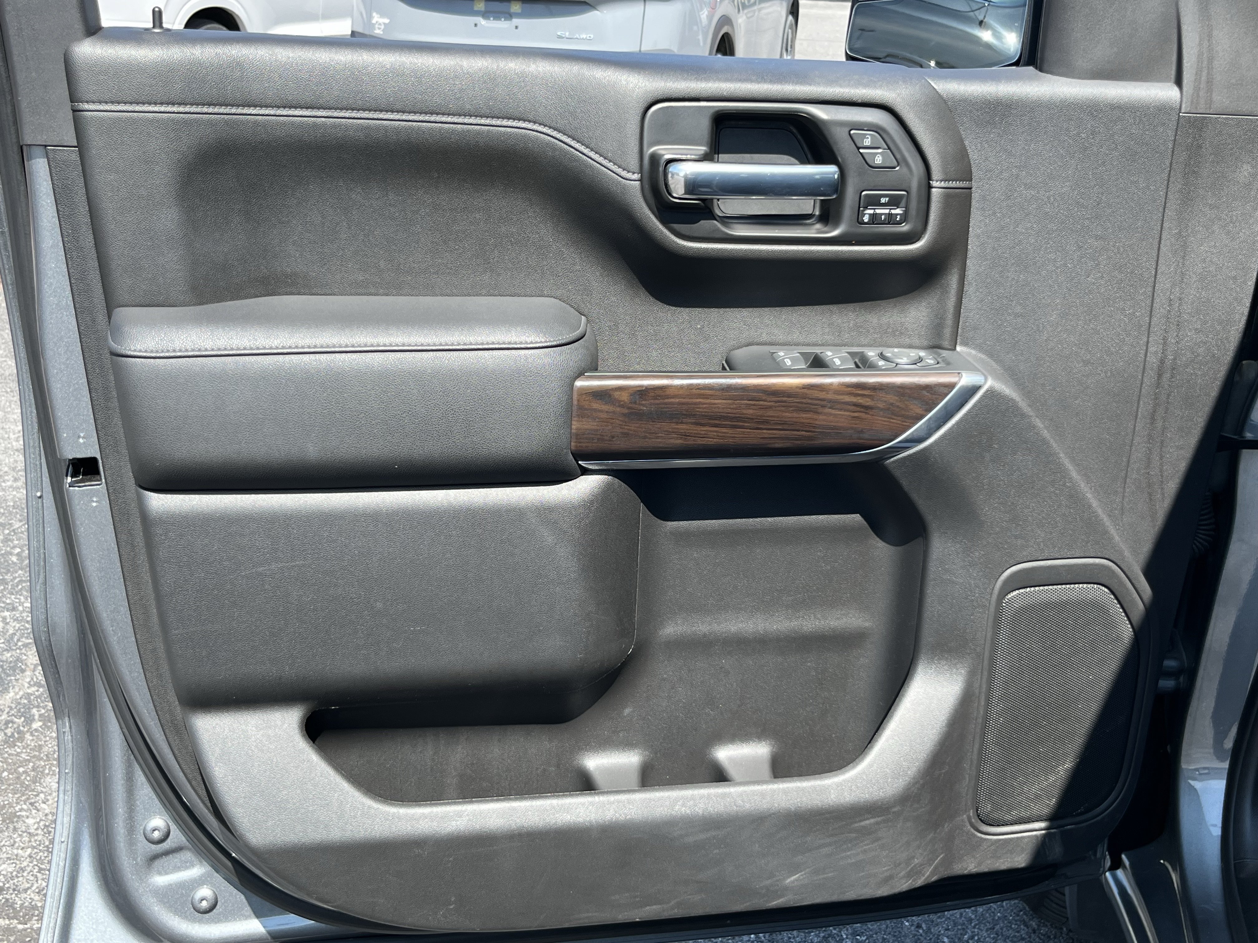 Used 2021 GMC Sierra 1500 SLT AWD/4WD image 21