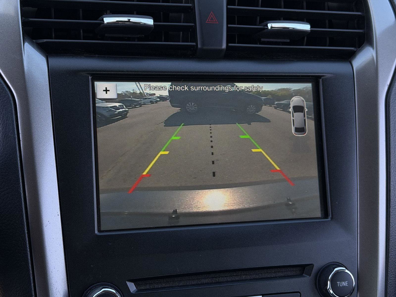 Used 2017 Ford Fusion SE w/ Fusion SE Technology Package image 13