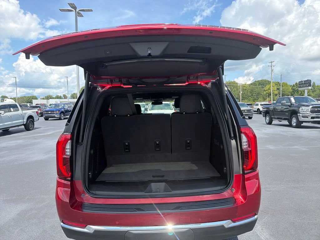 Used 2025 GMC Yukon Elevation AWD/4WD image 9